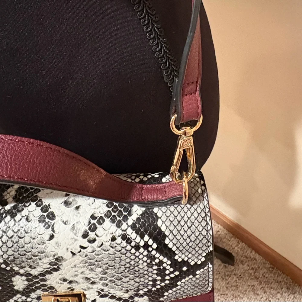 Cutest Fall Burgundy and Snake Print Women's Bag - Picture 6 of 11